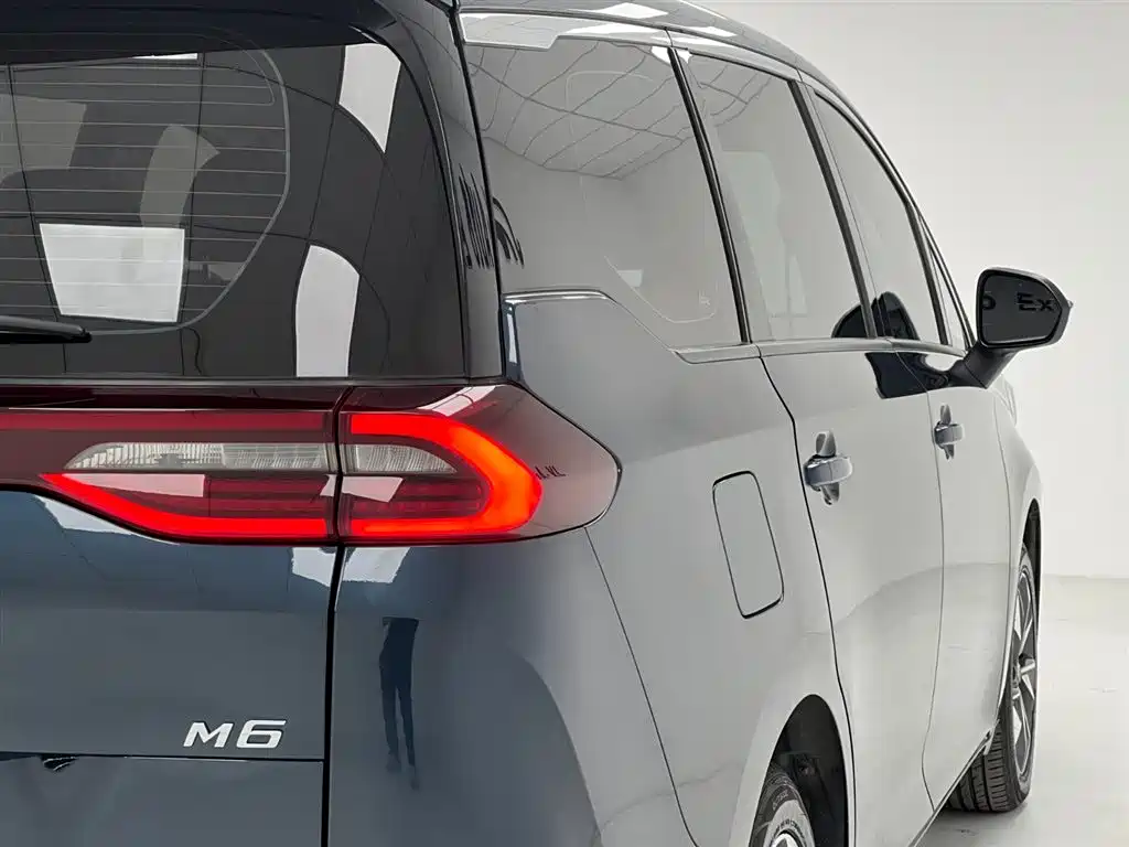 GAC Motor Trumpchi M6 — фото 13