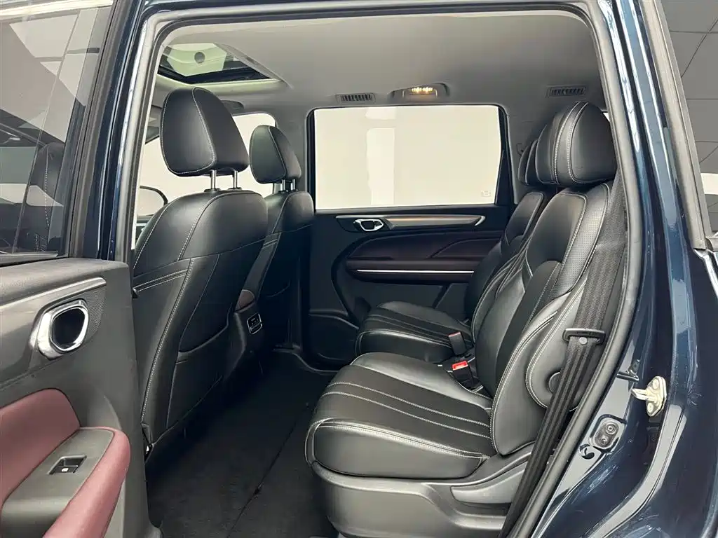GAC Motor Trumpchi M6 — фото 21
