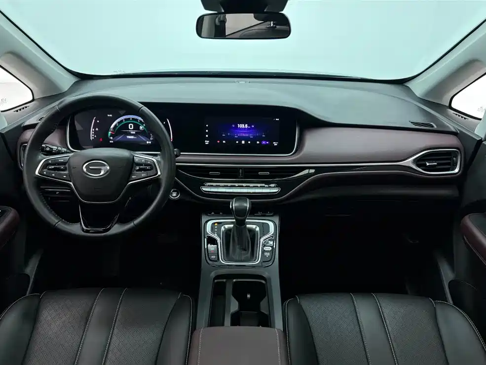 GAC Motor Trumpchi M6 — фото 25