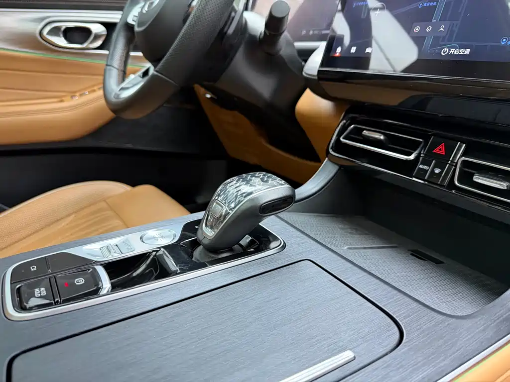 GAC Motor Trumpchi GS8 — фото 11