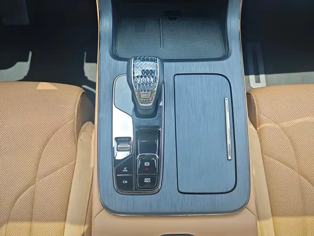 GAC Motor Trumpchi ES9 — фото 13