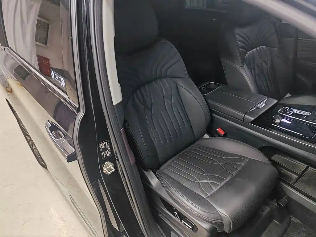 GAC Motor Trumpchi M8 — фото 25