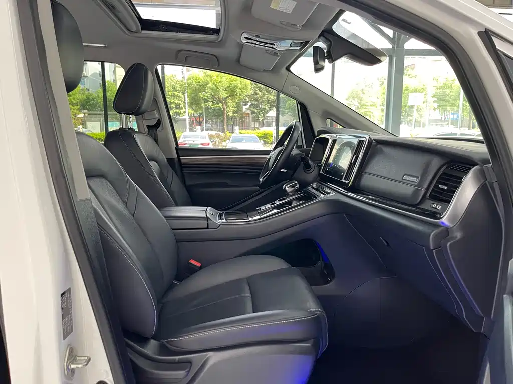GAC Motor Trumpchi M8 — фото 13