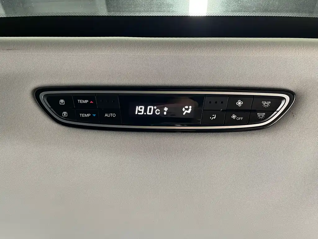 GAC Motor Trumpchi M8 — фото 33