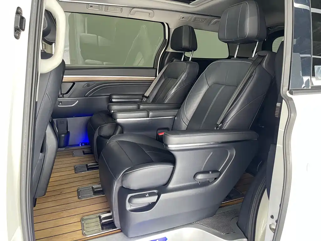 GAC Motor Trumpchi M8 — фото 10