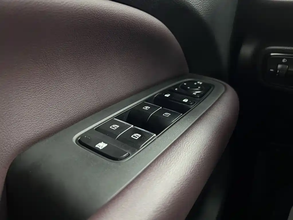 GAC Motor Trumpchi M6 — фото 14