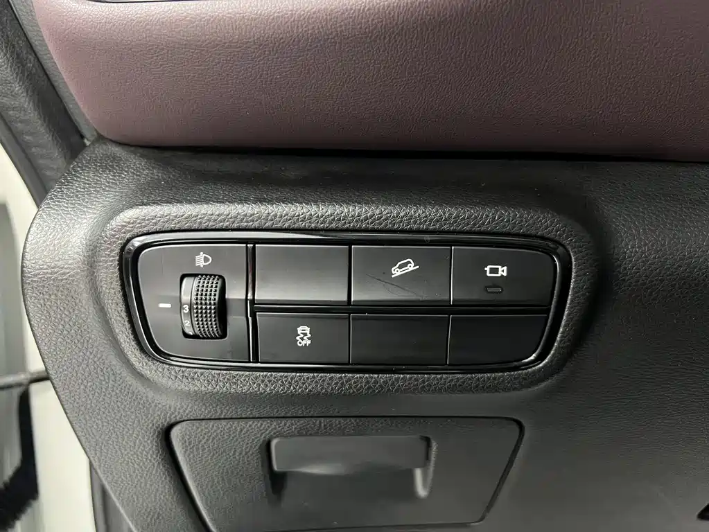 GAC Motor Trumpchi M6 — фото 15