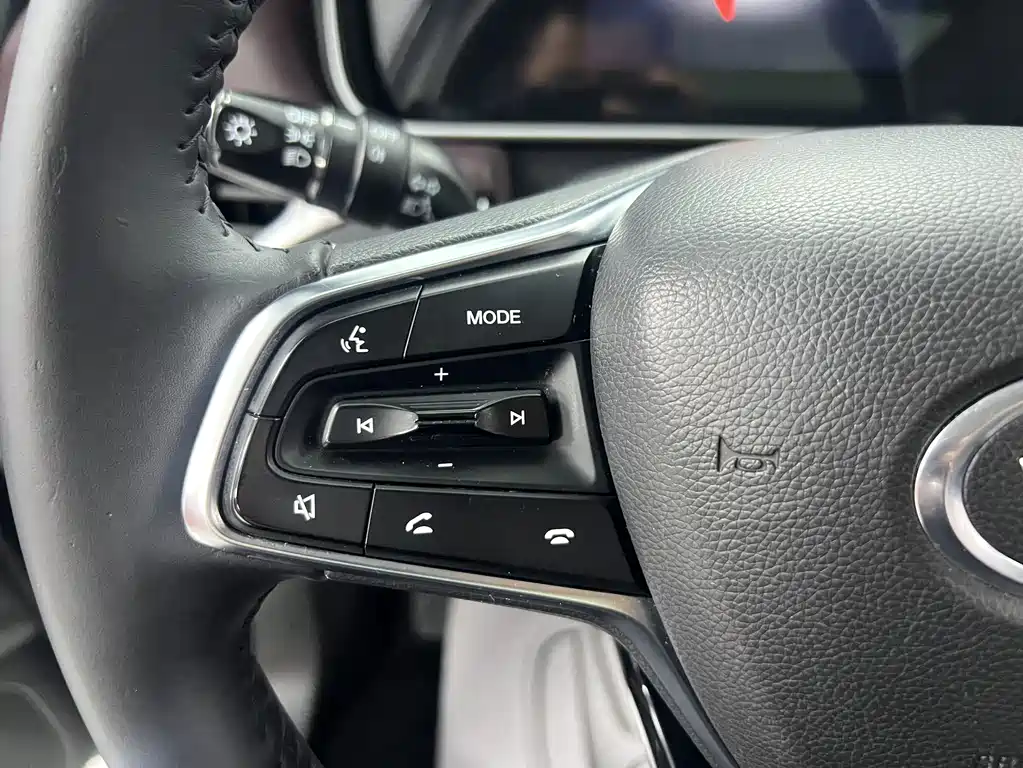 GAC Motor Trumpchi M6 — фото 17