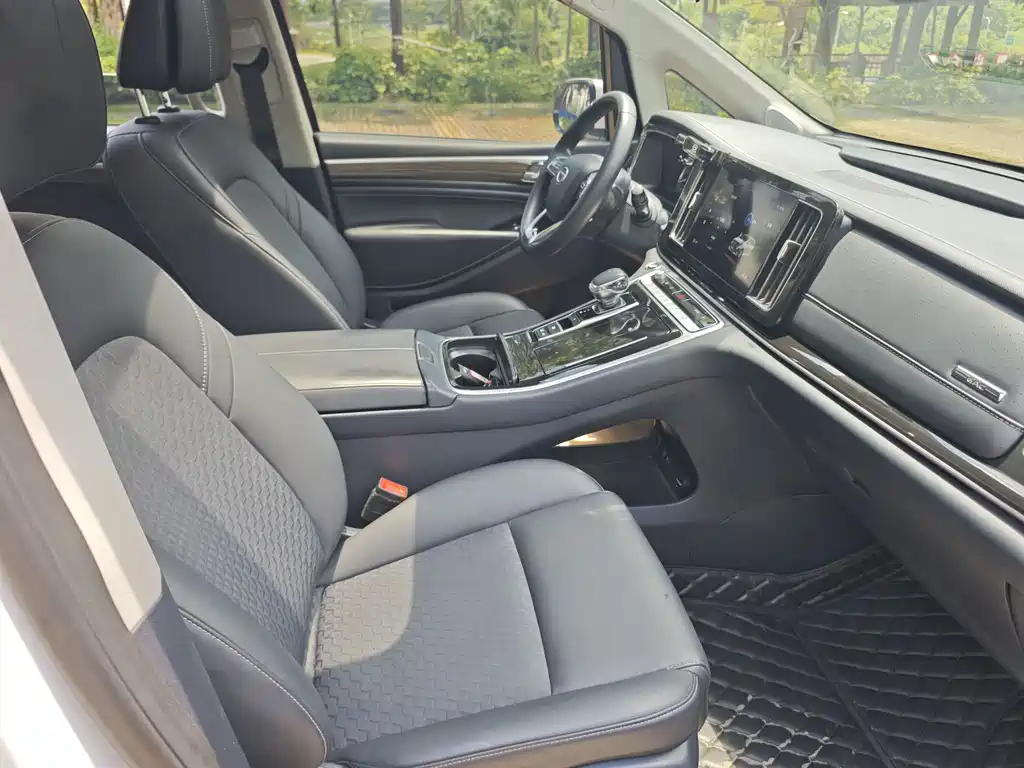 GAC Motor Trumpchi M8 — фото 14