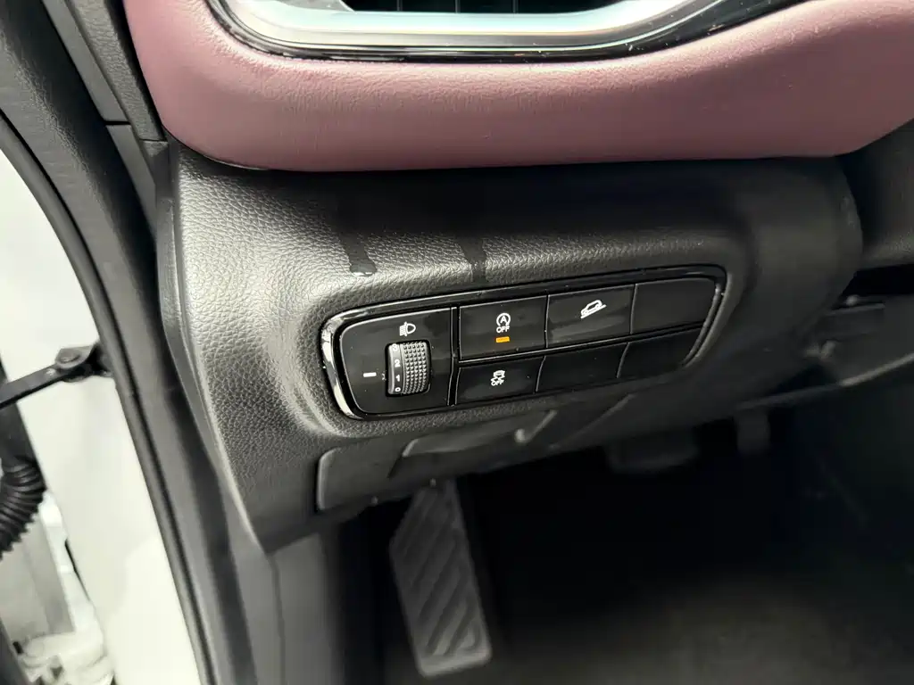 GAC Motor Trumpchi M6 — фото 17