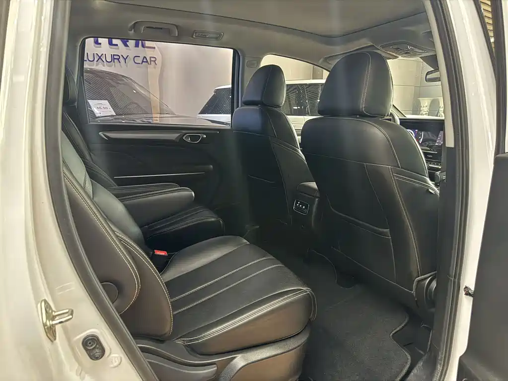 GAC Motor Trumpchi M6 — фото 9