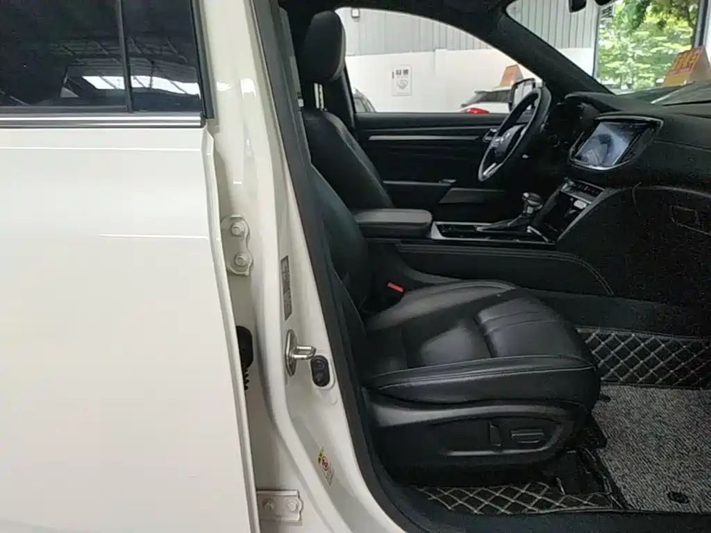 GAC Motor Trumpchi GS8 — фото 25