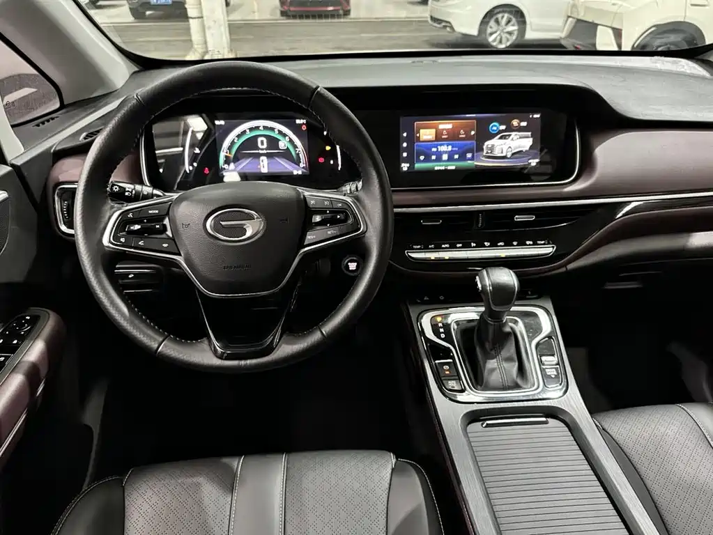 GAC Motor Trumpchi M6 — фото 13