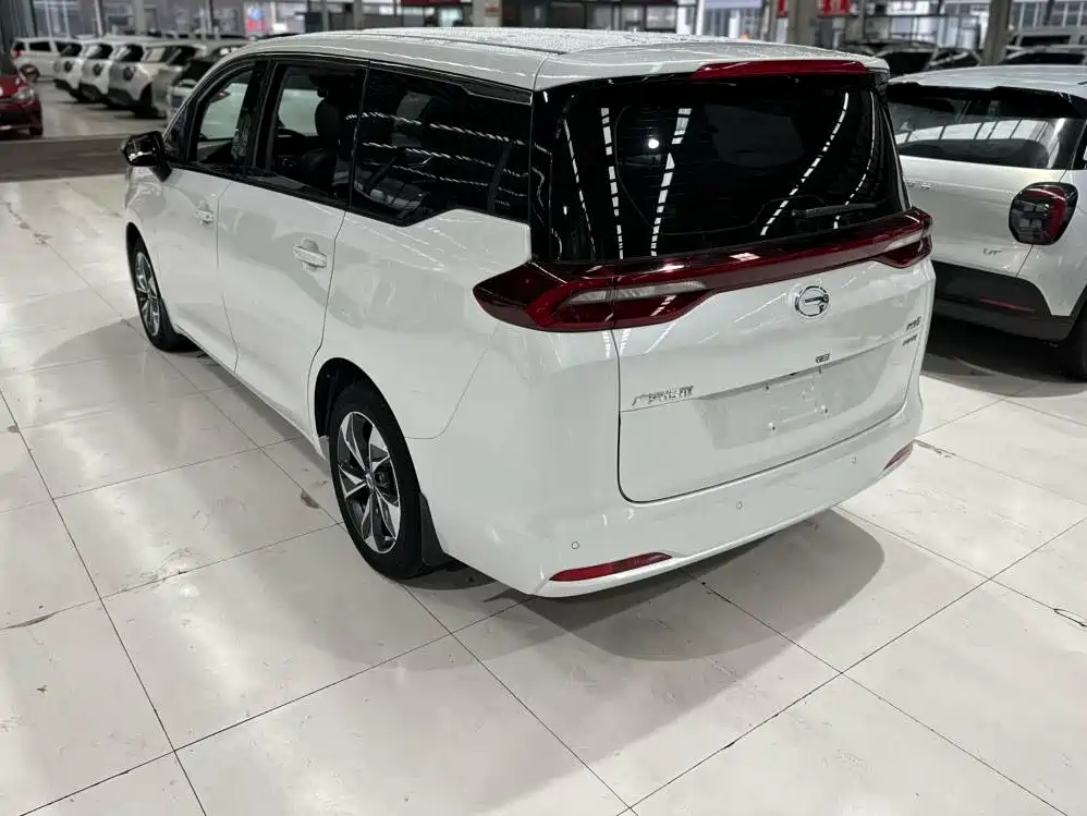 GAC Motor Trumpchi M6 — фото 20