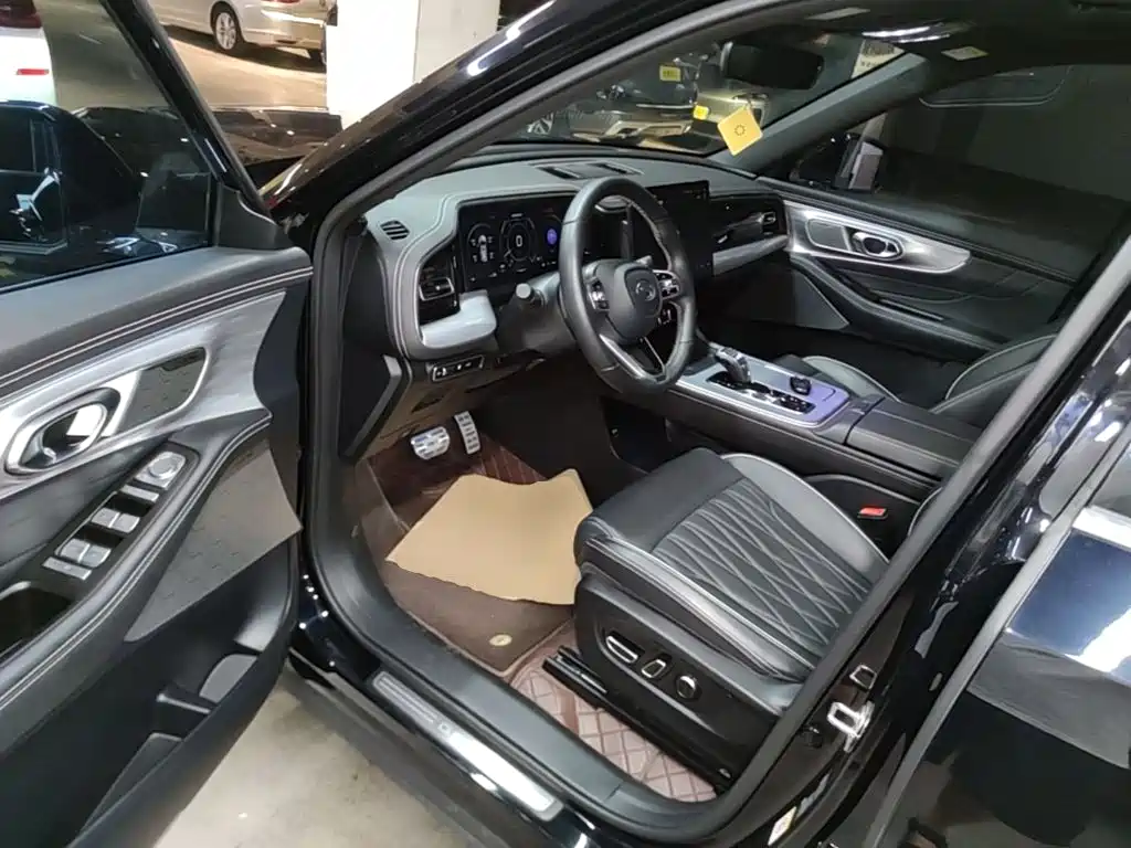 GAC Motor Trumpchi GS8 — фото 16