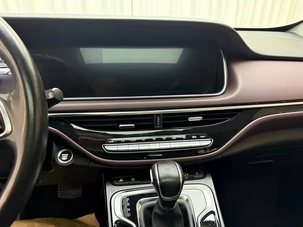 GAC Motor Trumpchi M6 — фото 11