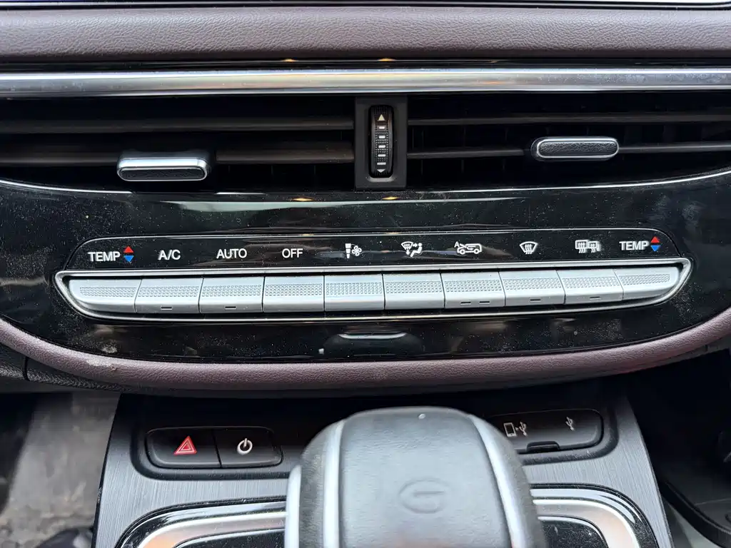 GAC Motor Trumpchi M6 — фото 13