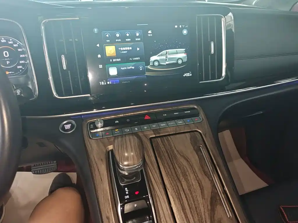 GAC Motor Trumpchi M8 — фото 13