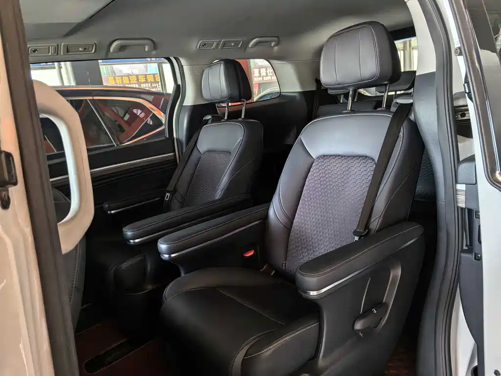 GAC Motor Trumpchi M8 — фото 9