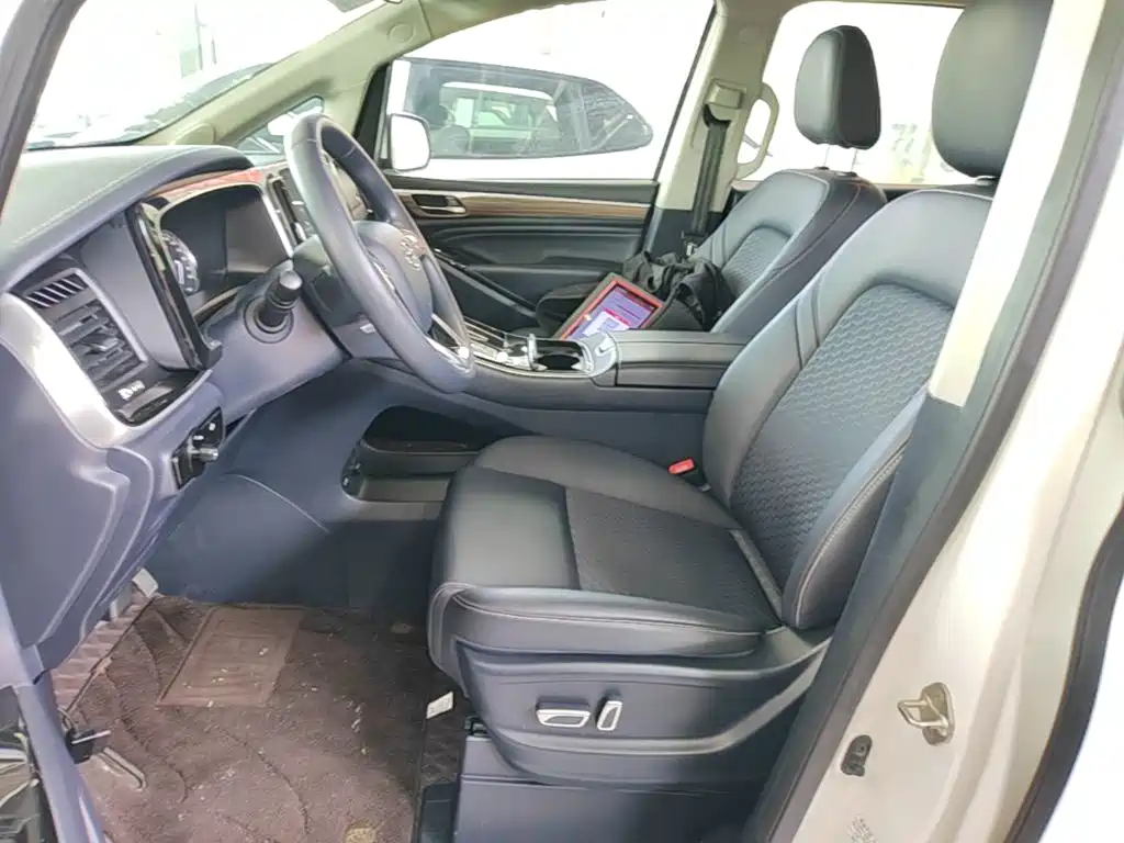 GAC Motor Trumpchi M8 — фото 15