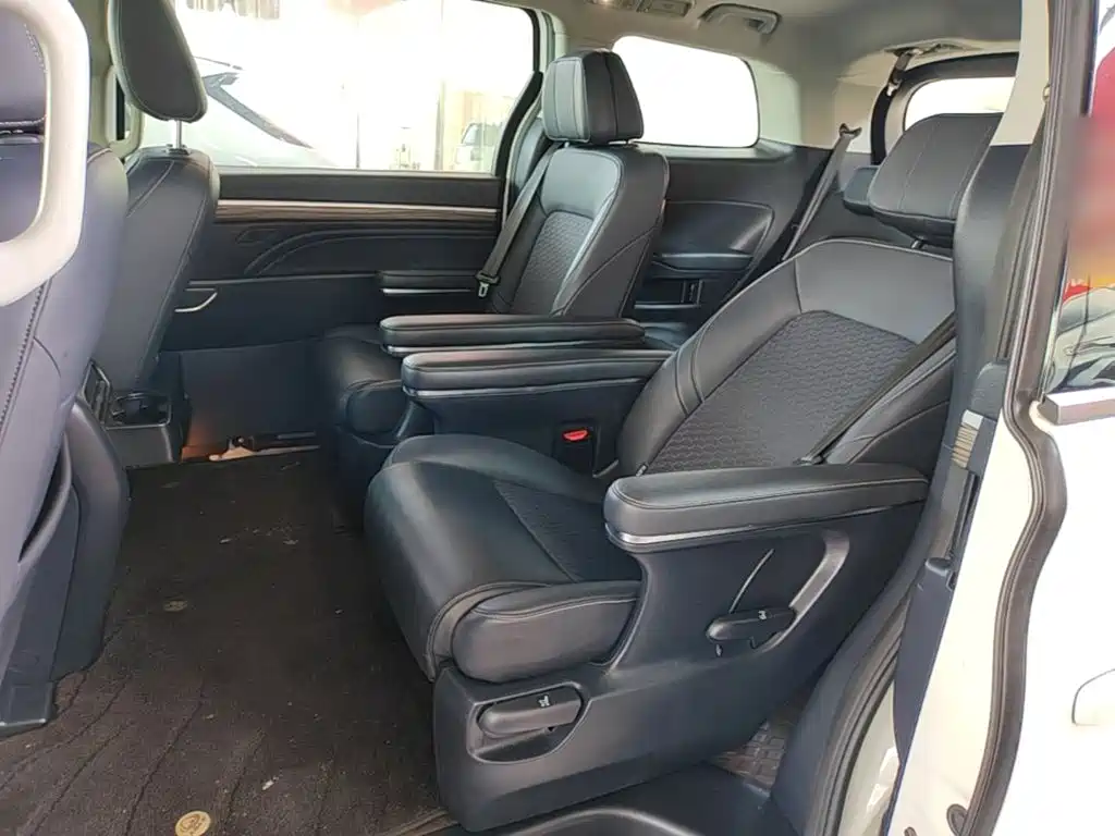 GAC Motor Trumpchi M8 — фото 17