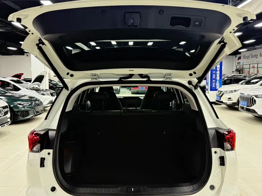 GAC Motor Trumpchi GS4 — фото 21