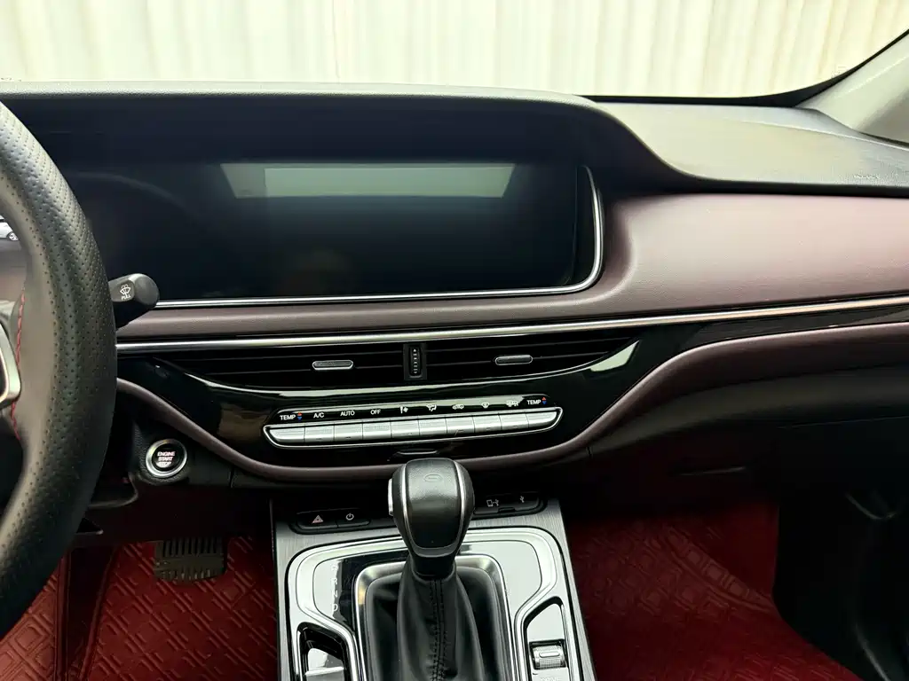 GAC Motor Trumpchi M6 — фото 9