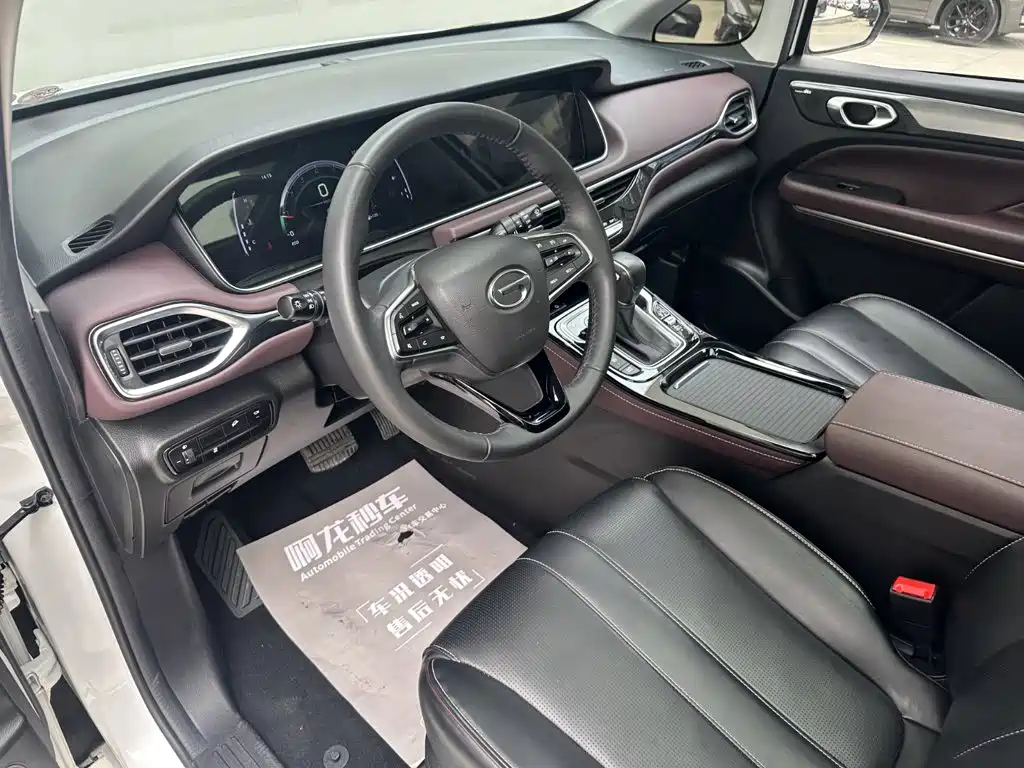 GAC Motor Trumpchi M6 — фото 10