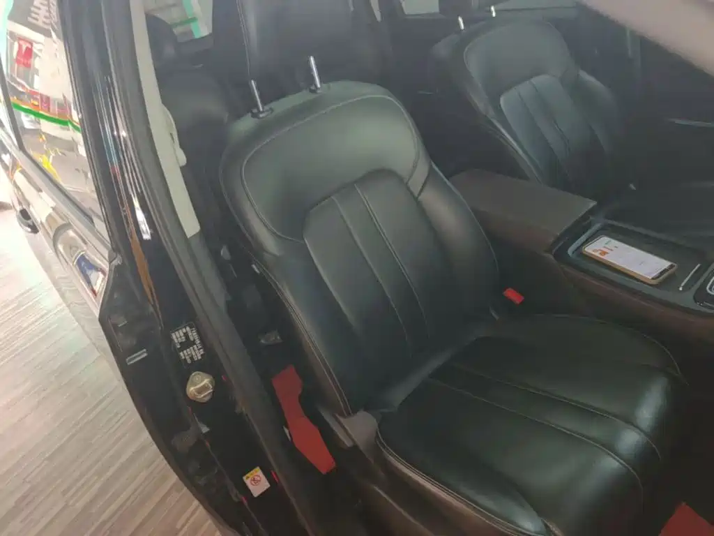 GAC Motor Trumpchi M6 — фото 25