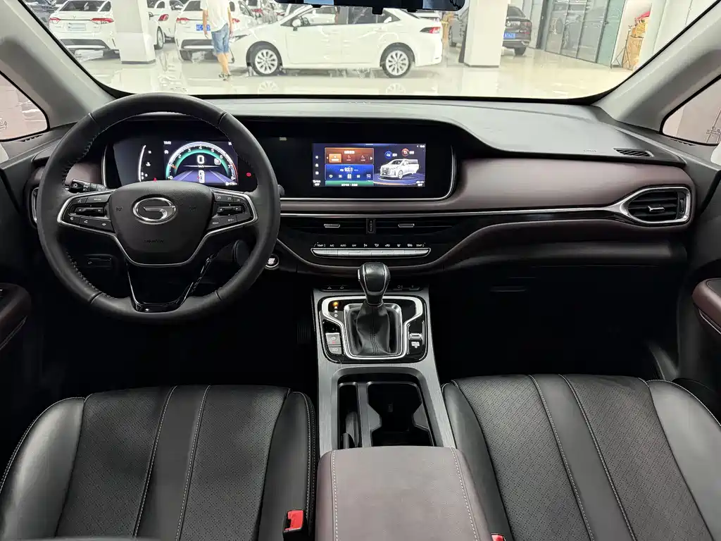GAC Motor Trumpchi M6 — фото 14