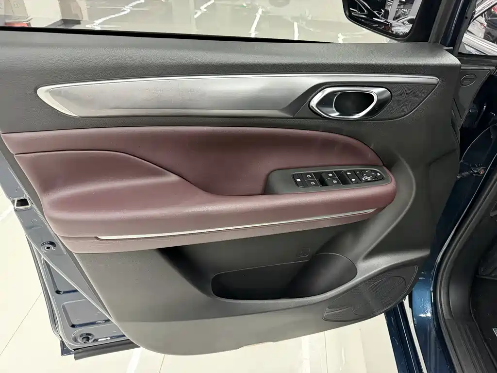GAC Motor Trumpchi M6 — фото 8
