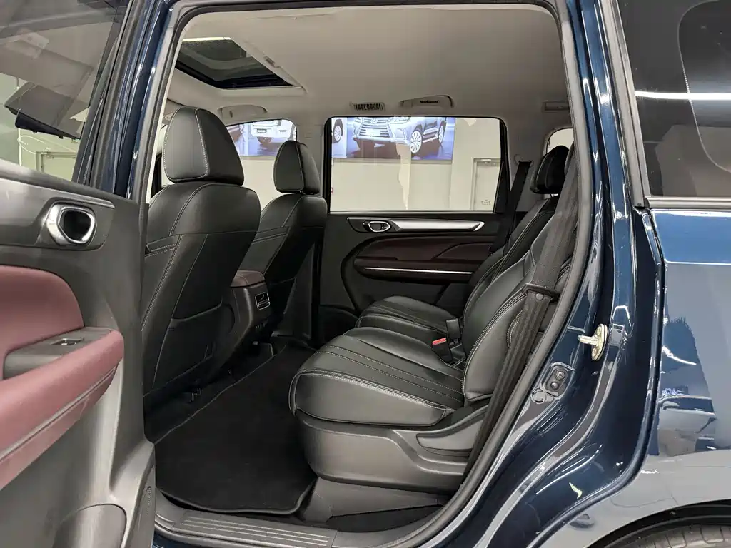 GAC Motor Trumpchi M6 — фото 9