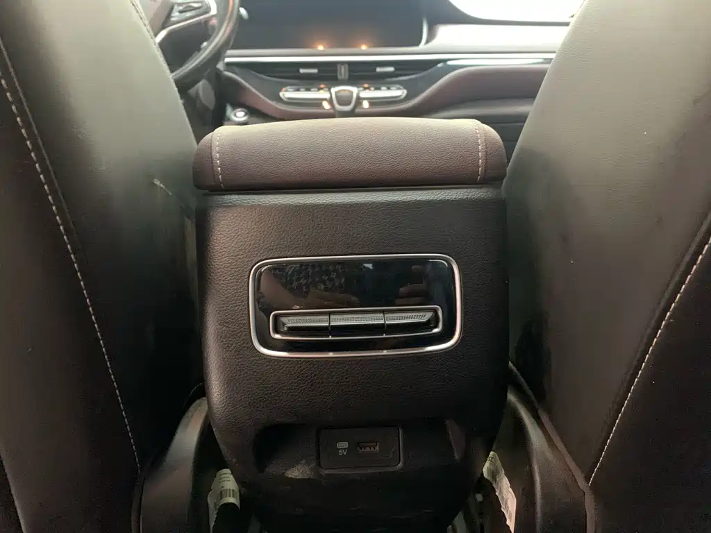 GAC Motor Trumpchi M6 — фото 11