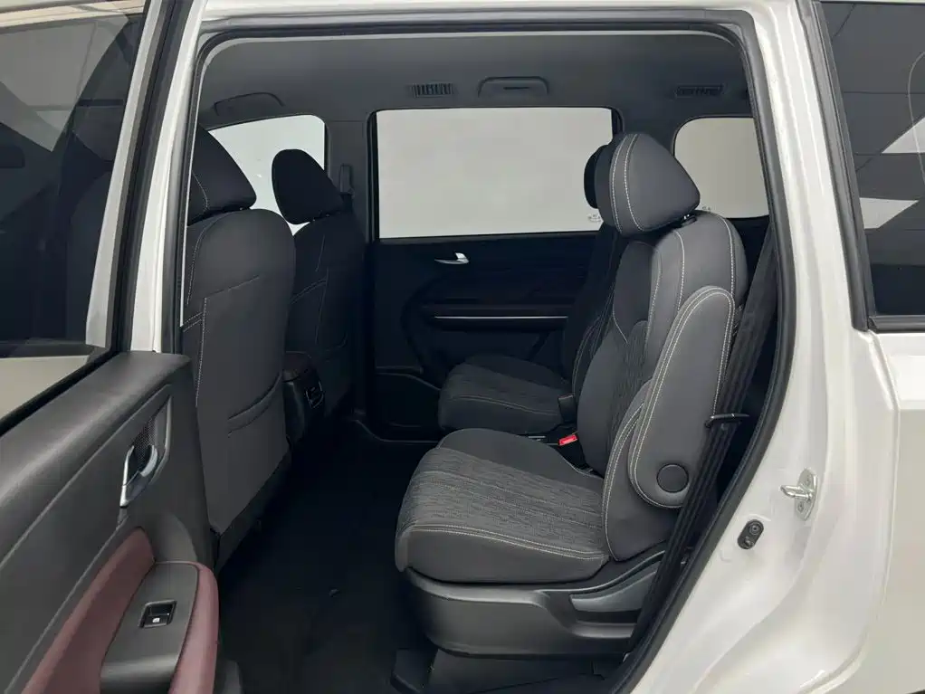 GAC Motor Trumpchi M6 — фото 13