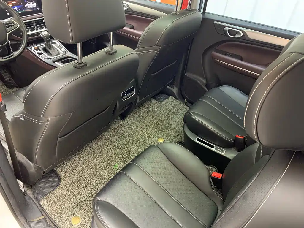 GAC Motor Trumpchi M6 — фото 10