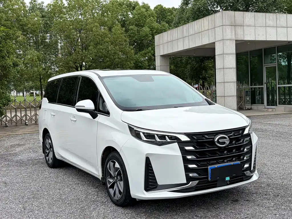 GAC Motor Trumpchi M6 — фото 3