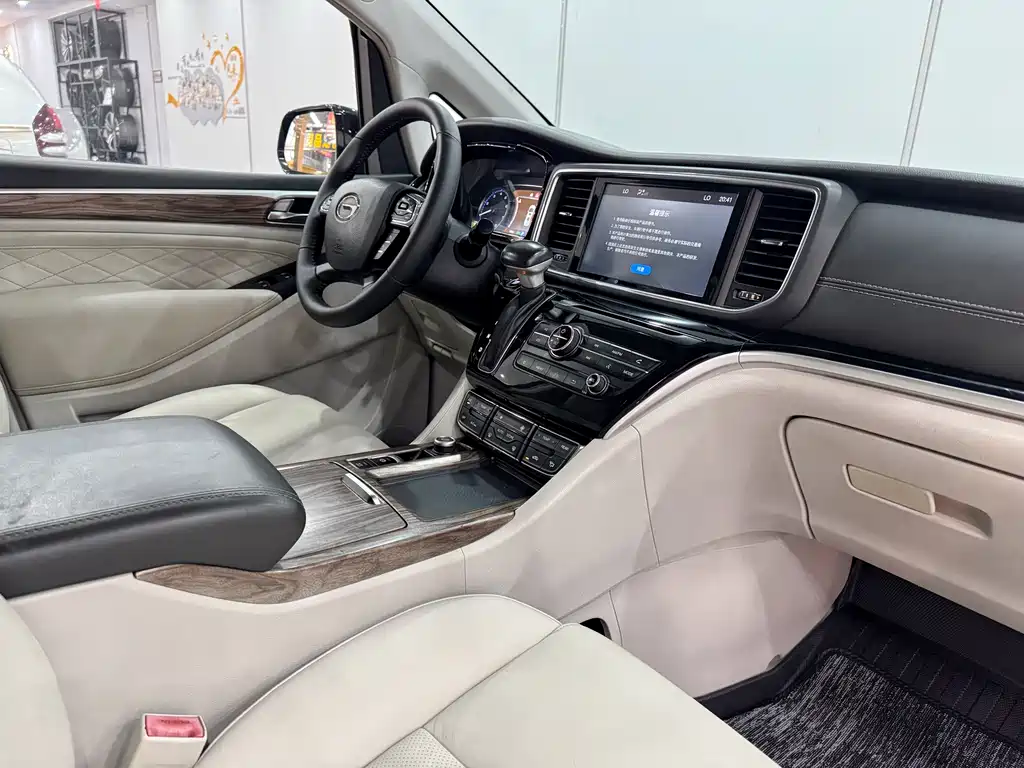 GAC Motor Trumpchi M8 — фото 15