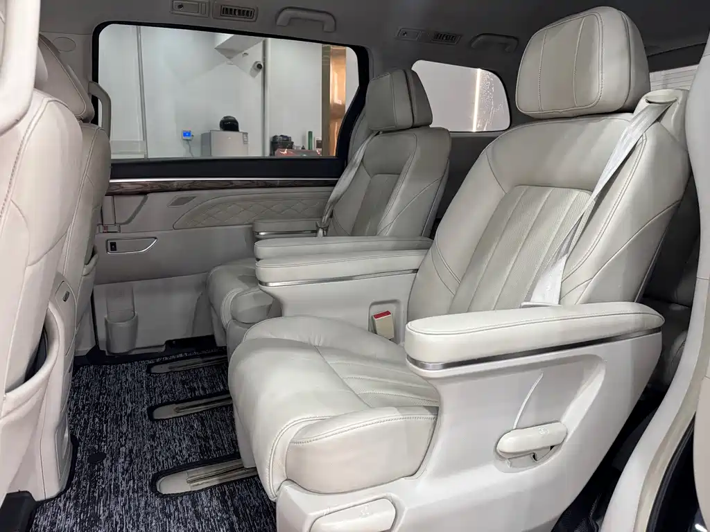 GAC Motor Trumpchi M8 — фото 9