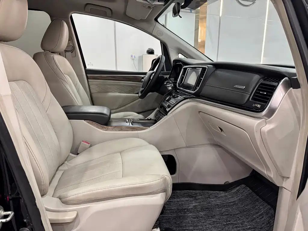 GAC Motor Trumpchi M8 — фото 10