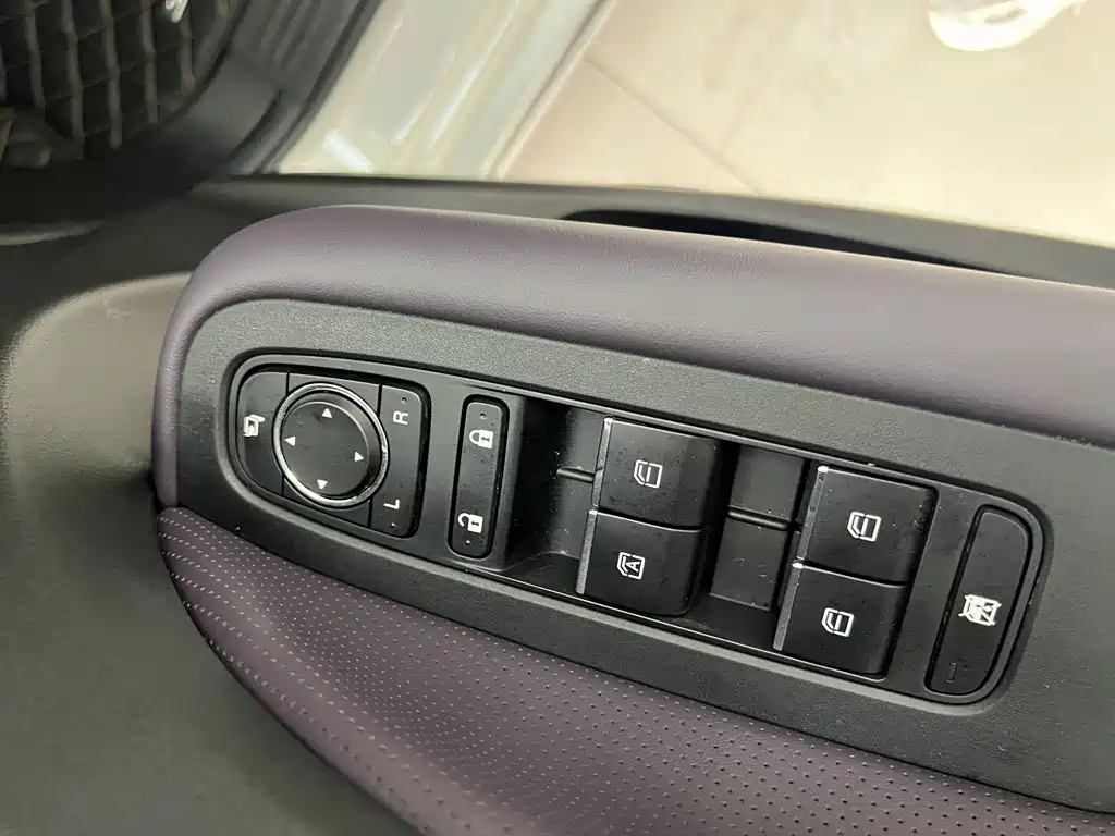 GAC Motor Trumpchi M6 — фото 14