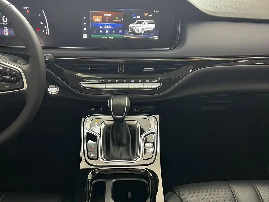 GAC Motor Trumpchi M6 — фото 10