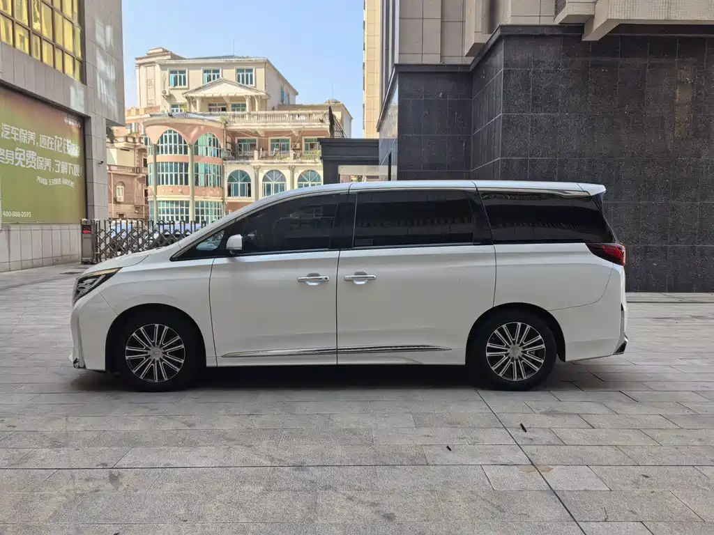 GAC Motor Trumpchi M8 — фото 2