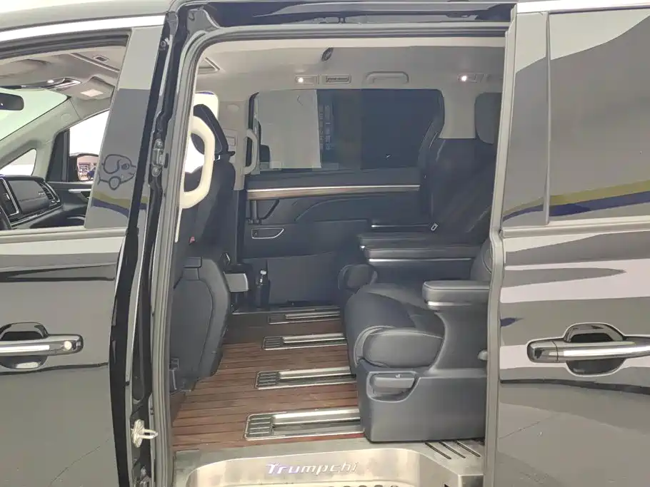 GAC Motor Trumpchi M8 — фото 11