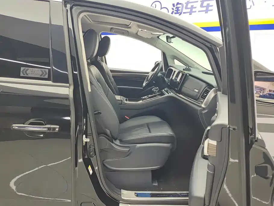 GAC Motor Trumpchi M8 — фото 8