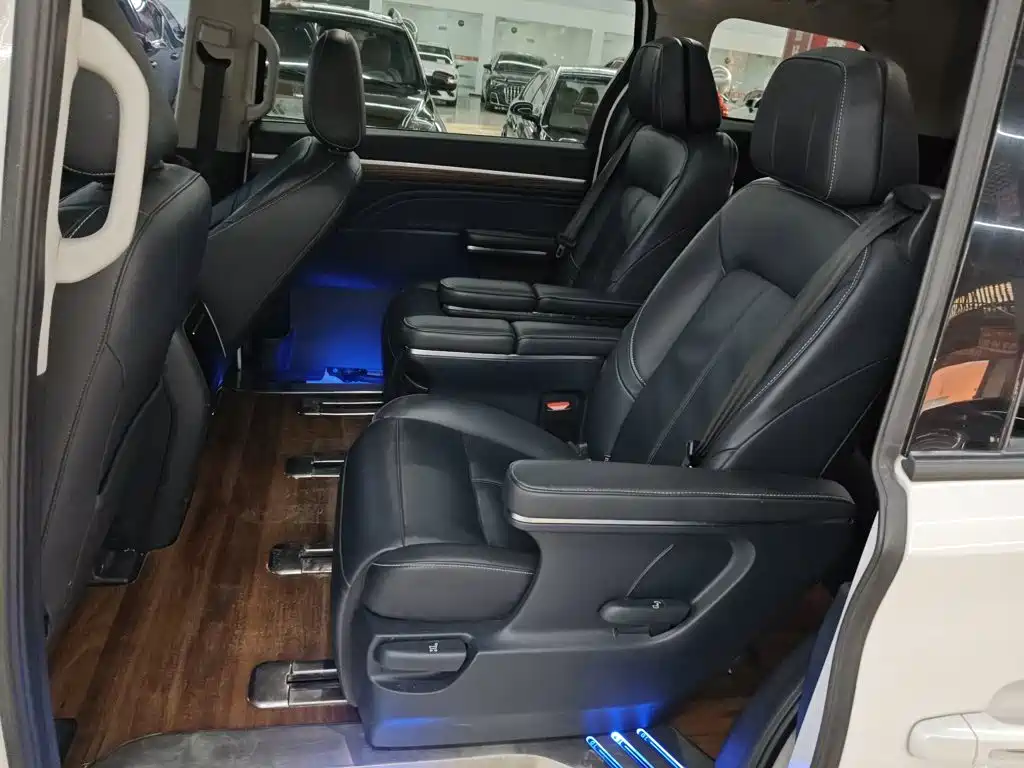 GAC Motor Trumpchi M8 — фото 14