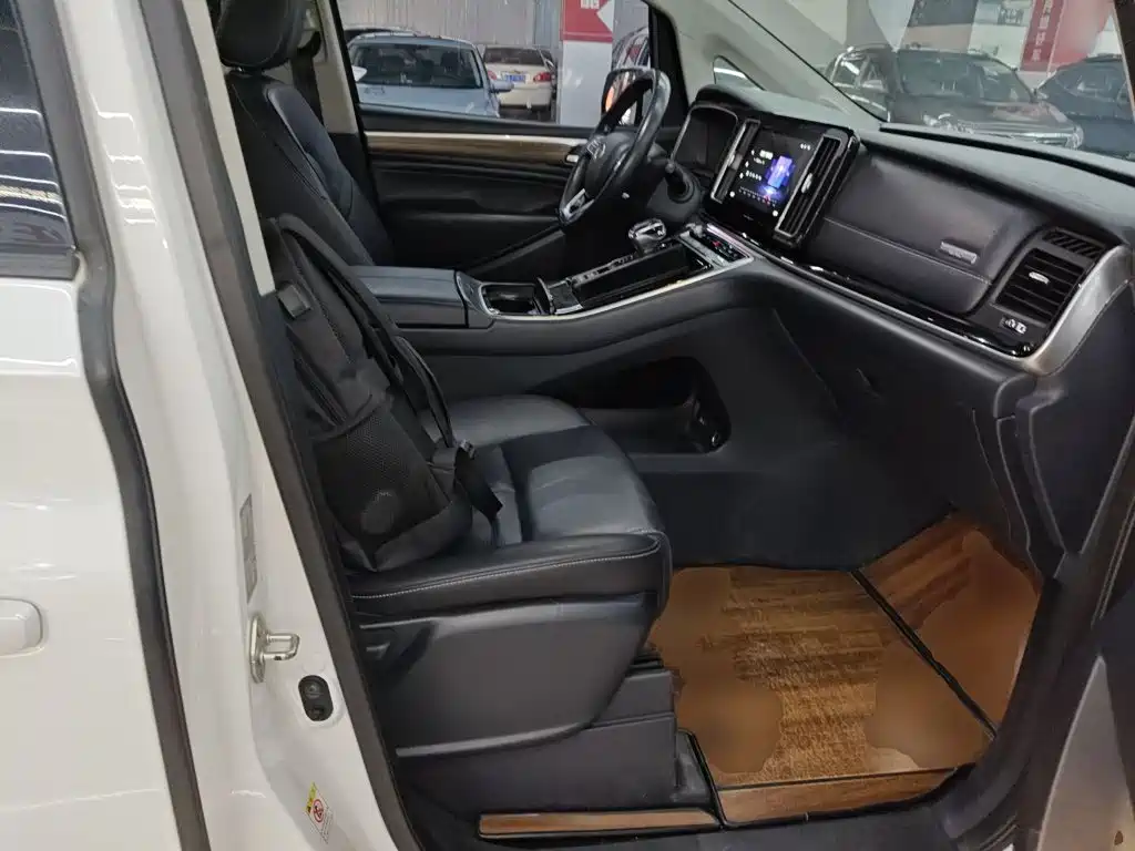 GAC Motor Trumpchi M8 — фото 21