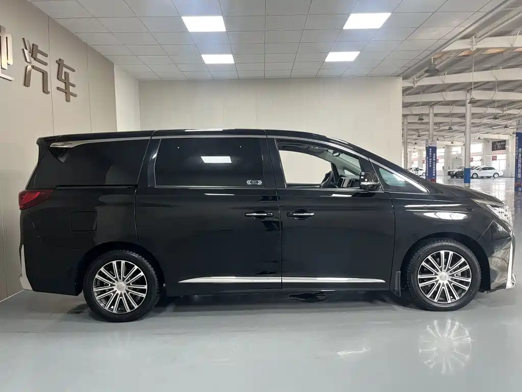 GAC Motor Trumpchi M8 — фото 7