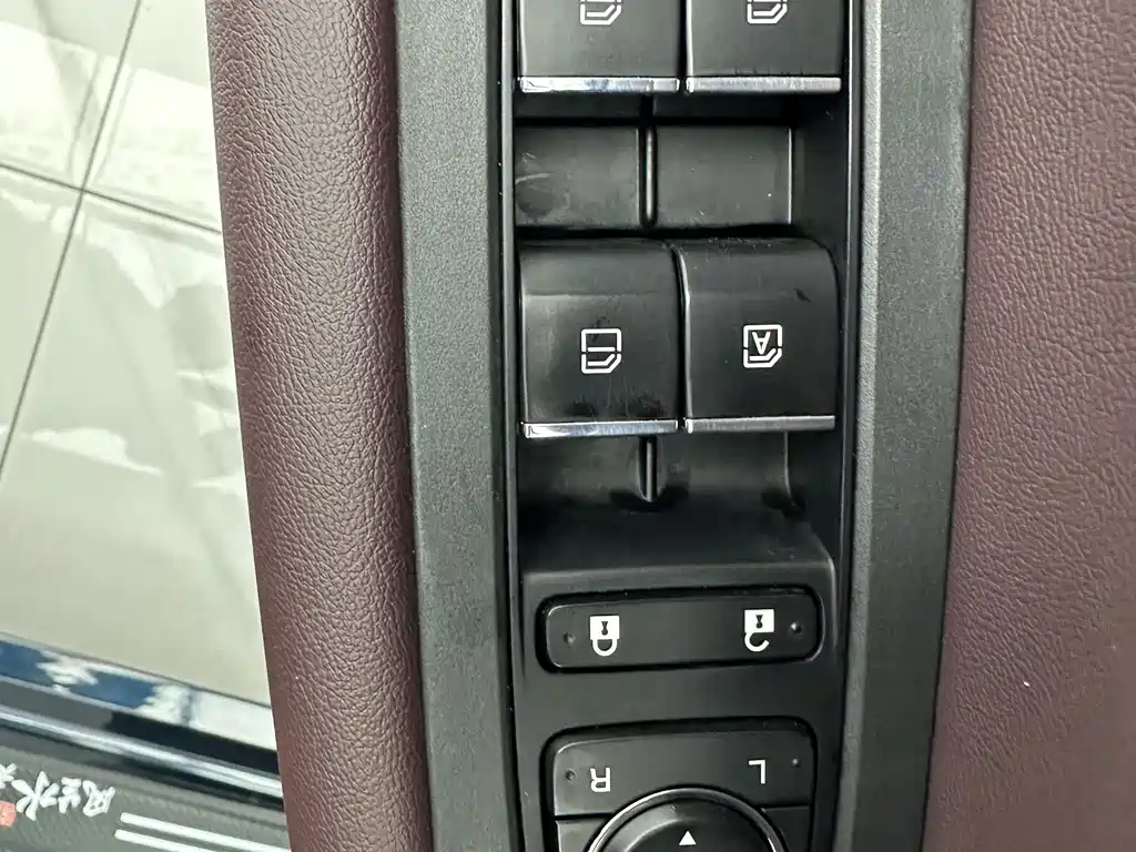 GAC Motor Trumpchi M6 — фото 11
