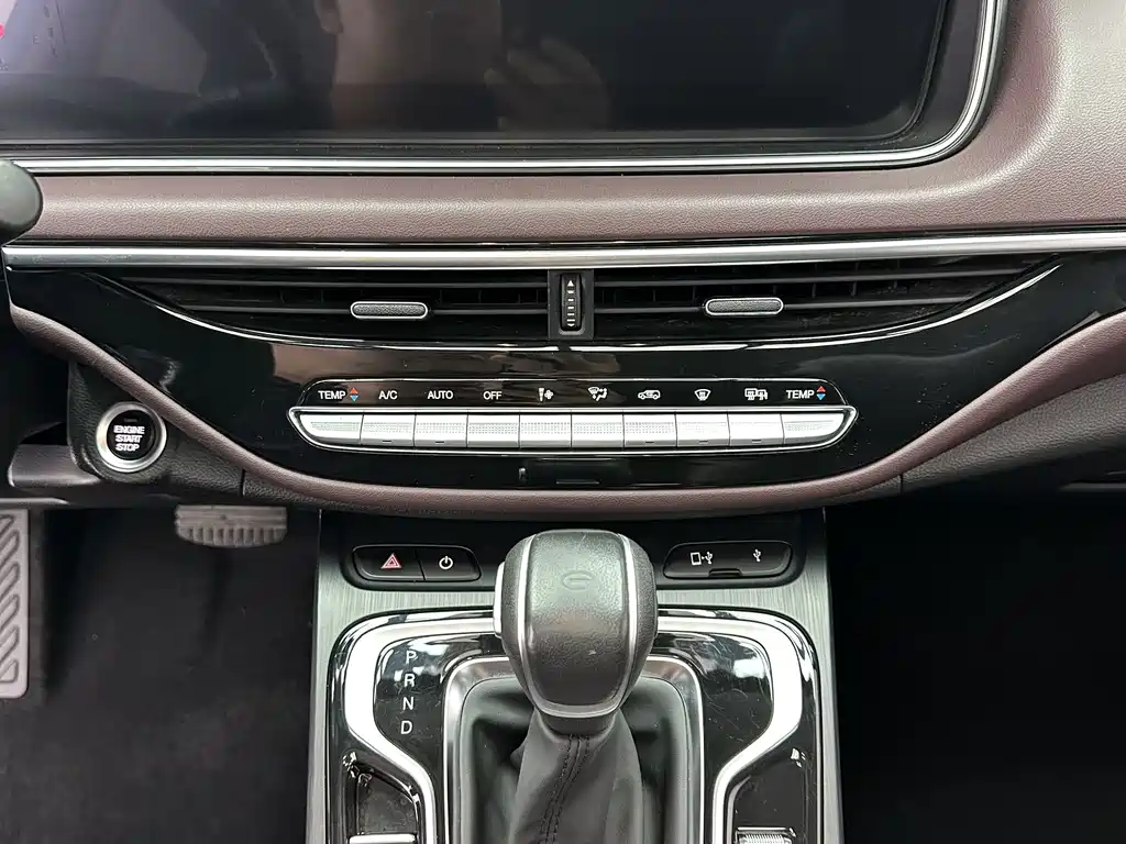 GAC Motor Trumpchi M6 — фото 15