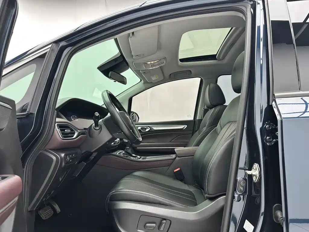 GAC Motor Trumpchi M6 — фото 5